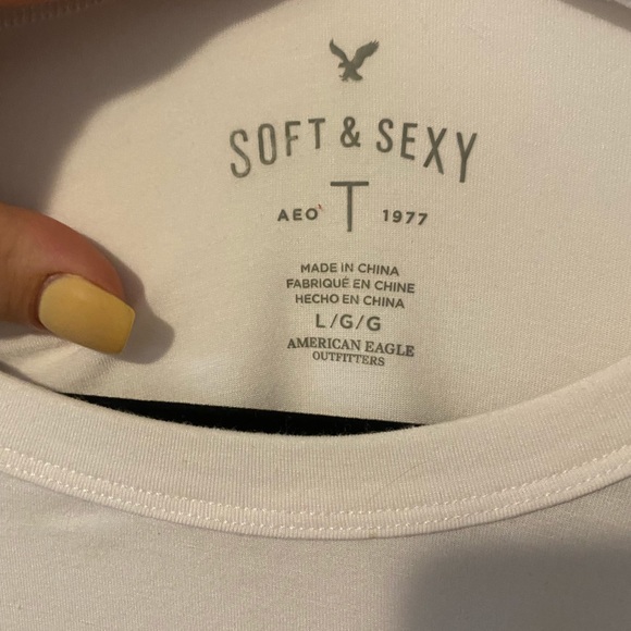 Size large American eagle top. - Picture 3 of 3